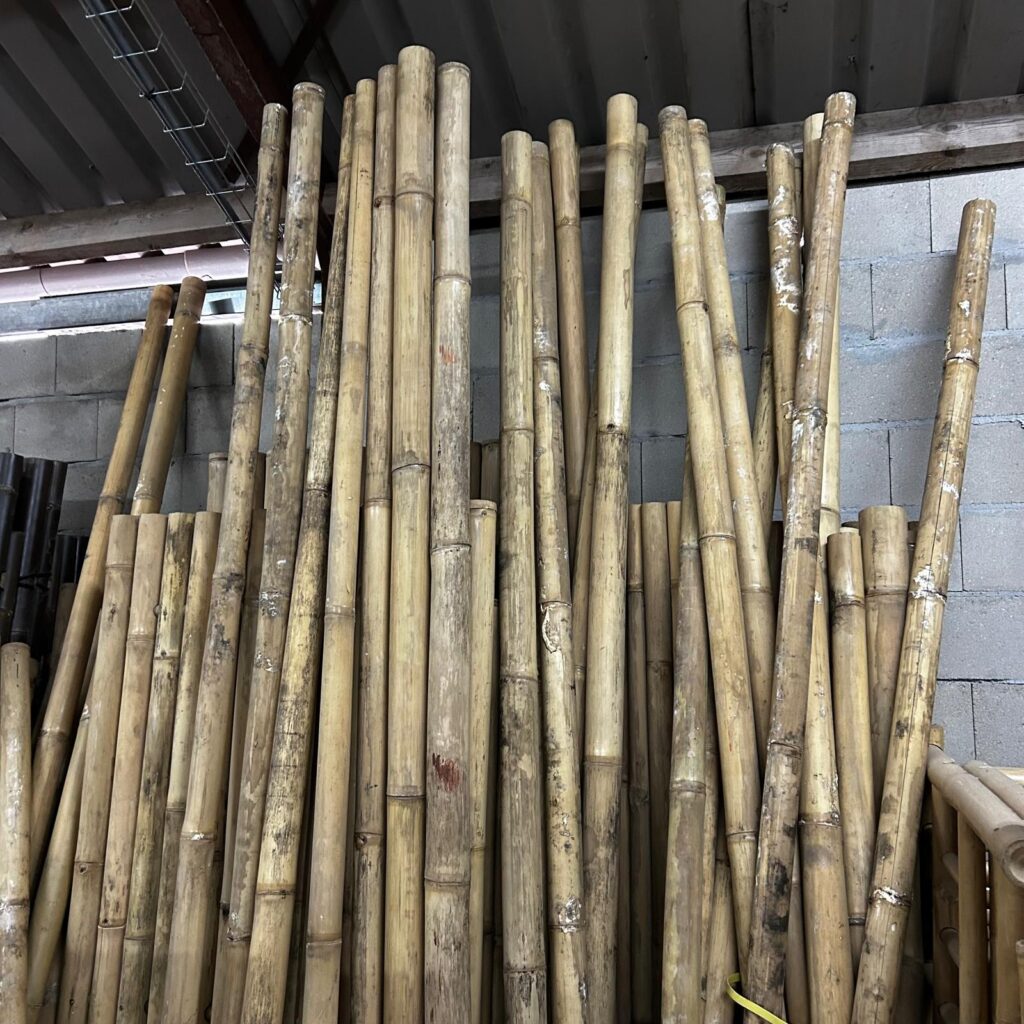 Outlet - Bamboepalen naturel (diverse formaten)